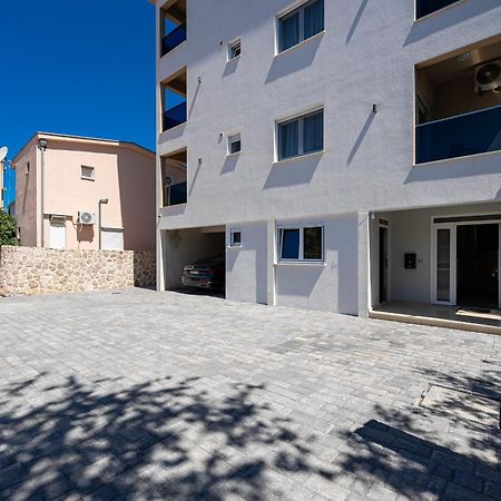 Sunways Apartments Добра вода Екстериор снимка