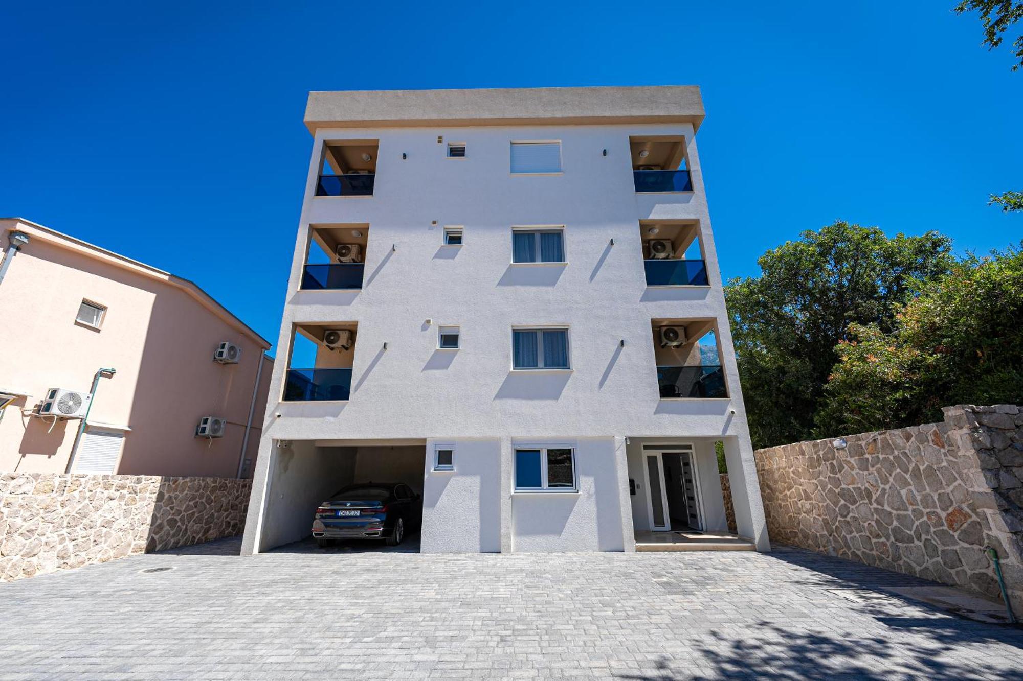 Sunways Apartments Добра вода Екстериор снимка